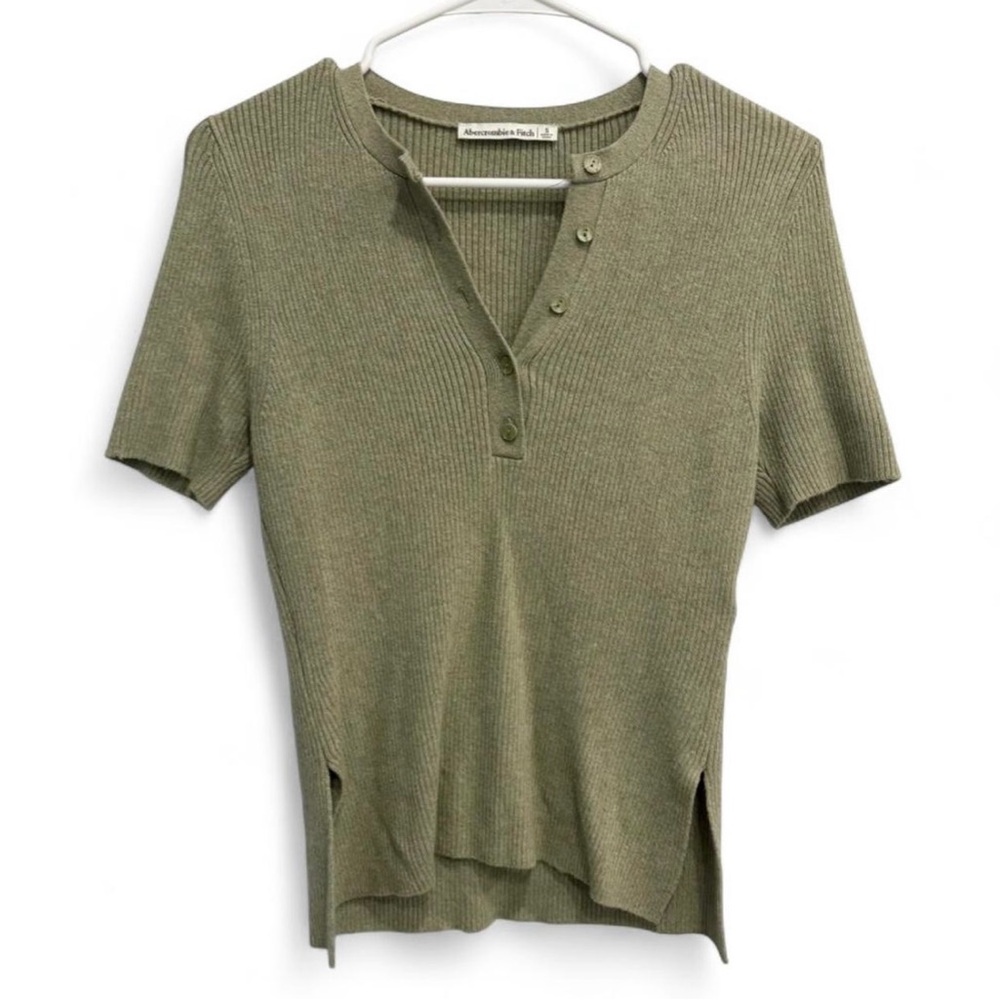 Abercrombie & Fitch Ribbed Knit Henley Sweater Top